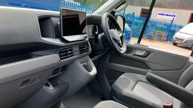 Volkswagen Crafter Cr35 Mwb Diesel Fwd 2.0 TDI 177PS Commerce Plus High Roof Van Auto - Image 2